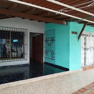 Sharly House Pensión